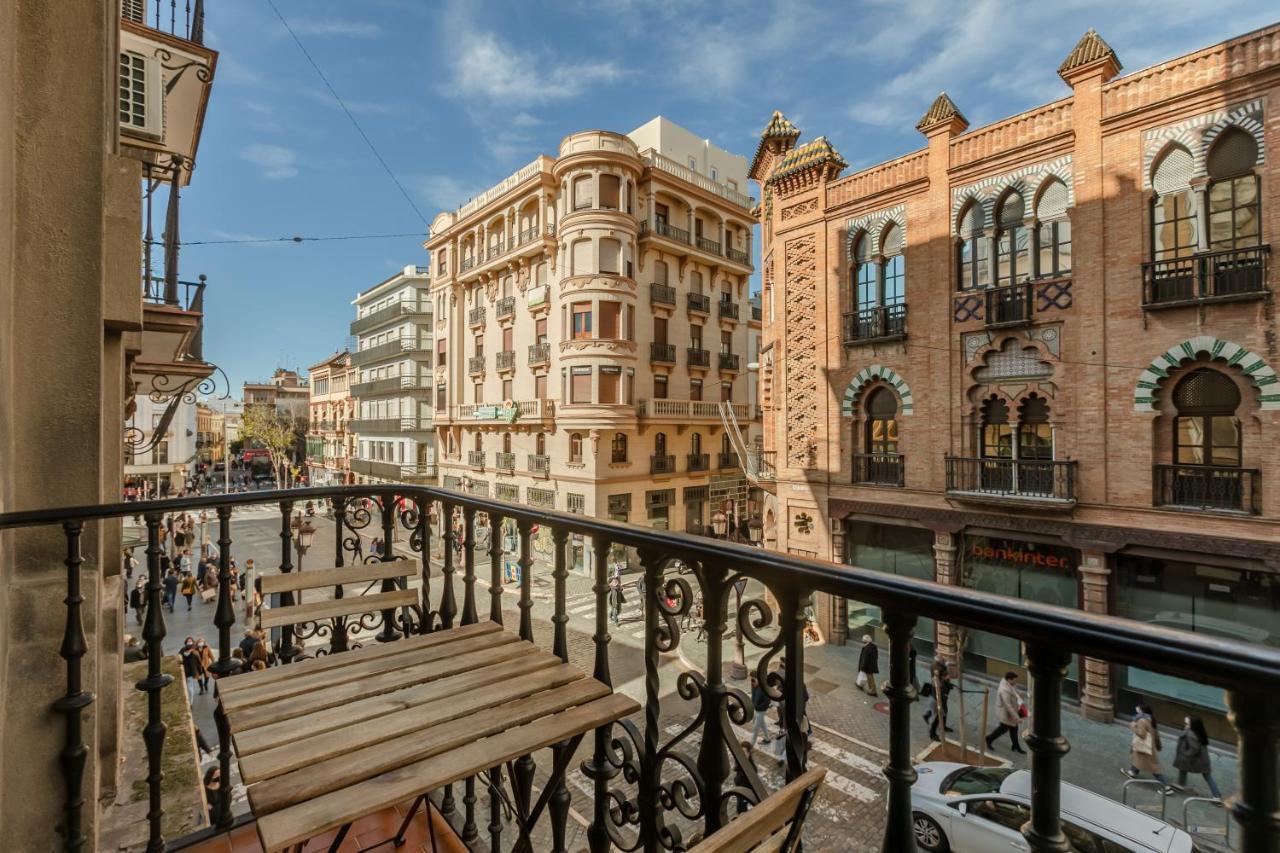 Avanti La Campana, Con Un Balcon Que Te Enamorara Del Ambiente De Sevilla Екстер'єр фото