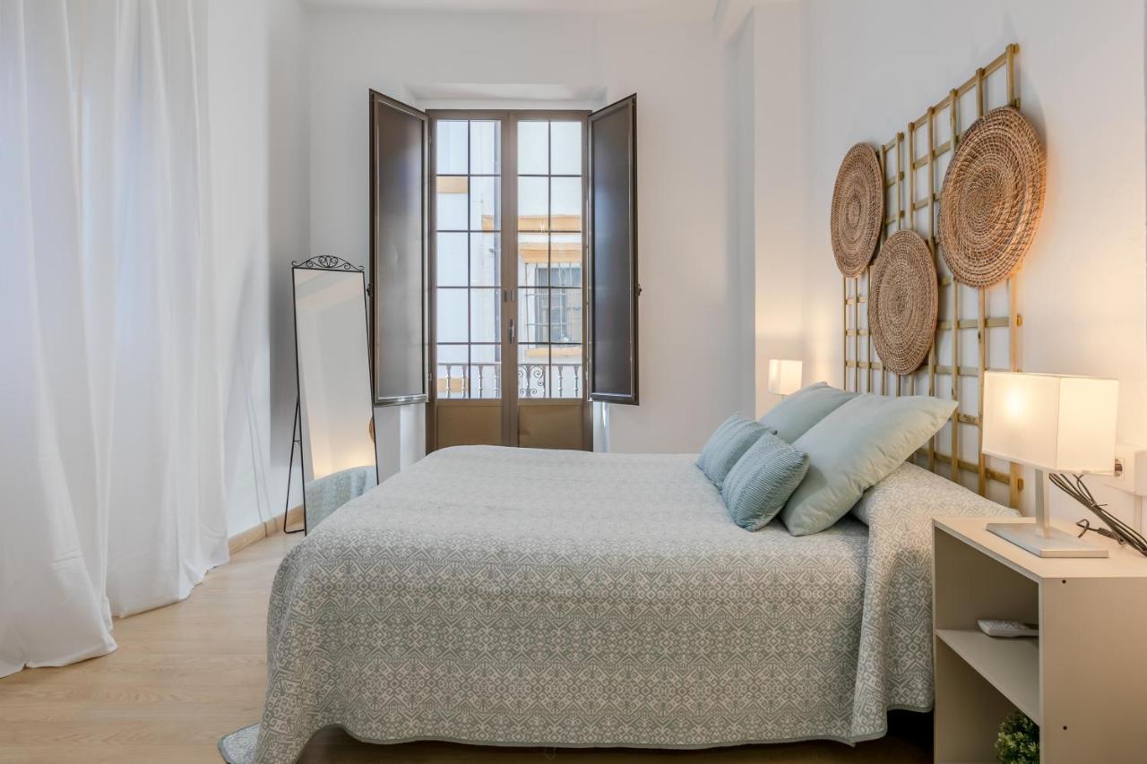 Avanti La Campana, Con Un Balcon Que Te Enamorara Del Ambiente De Sevilla Екстер'єр фото